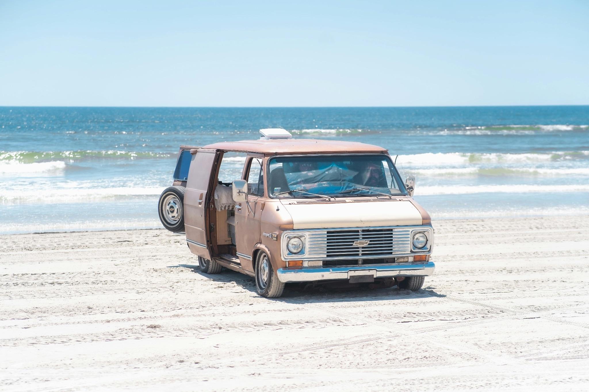 Making Summer Reunions Easier With Convenient Group Vehicle Services